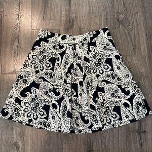 Merona Black and White pleated midi Skirt women size 14 paisley